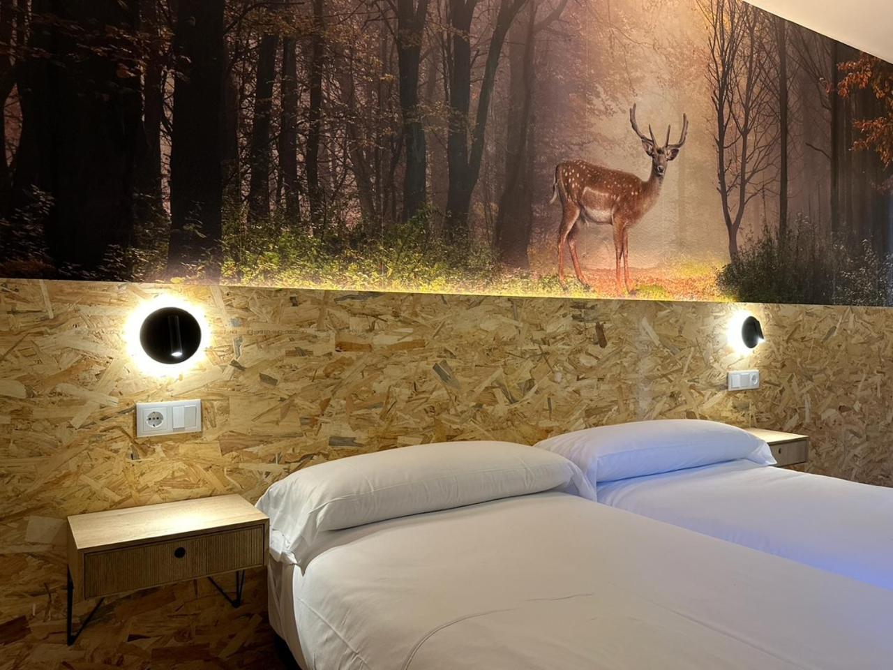 Hotel Y Albergue Real Fabrica De เอซกาไรย์ ภายนอก รูปภาพ